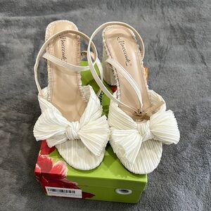 Cream Bow Women's Shoes